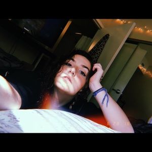 Meet your Posher, Illysa